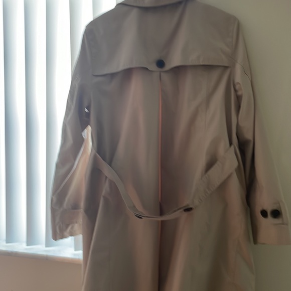 Lands End - Picture 5 of 6